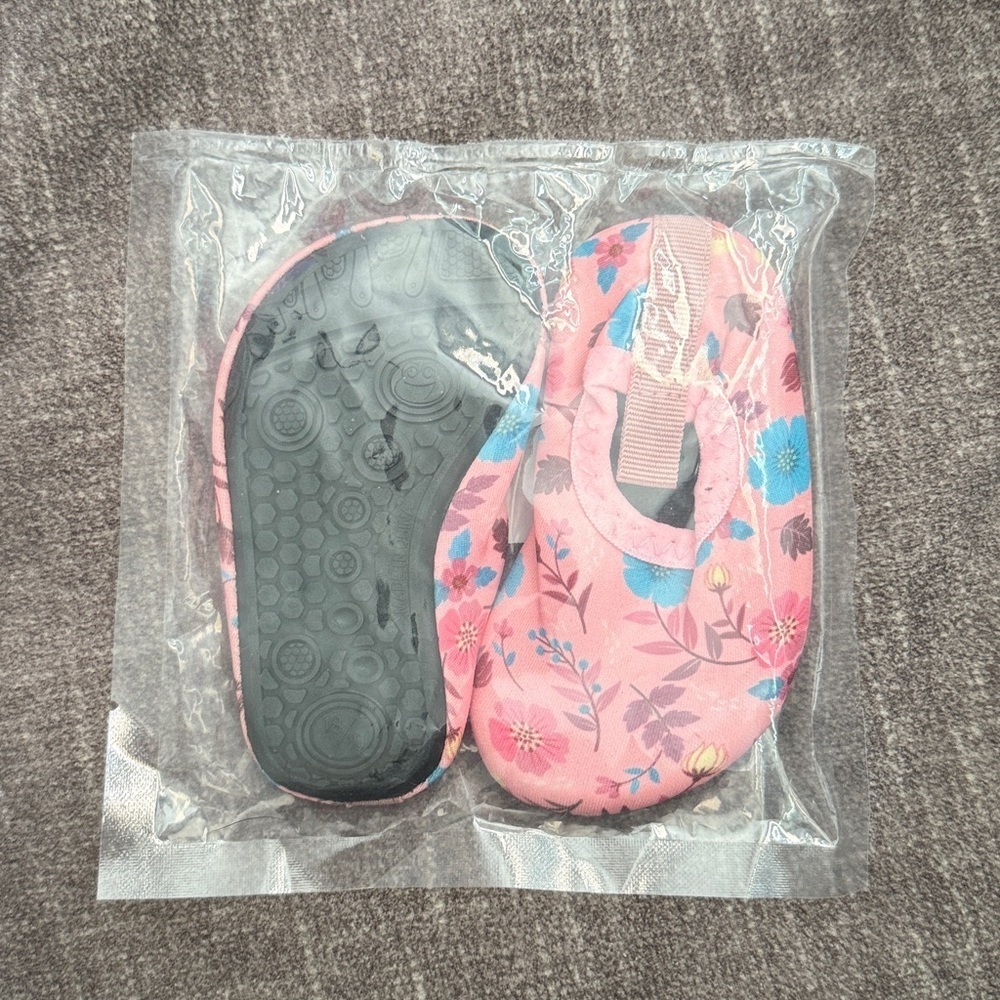 NWT Floral Pink Water Shoes size 6-12 months - Picture 1 of 10
